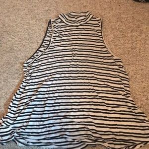 BLACK AND WHITE STRIPED SHIRT